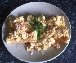 Scrambled Eggs with sundried tomatoes