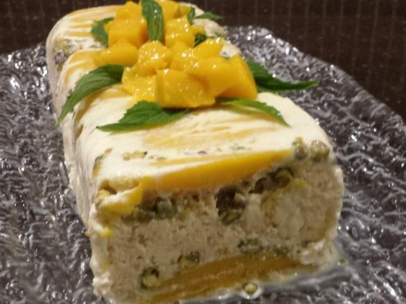 Mango & Pistachio Icecream Log