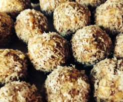 Bliss balls - a healthy snack
