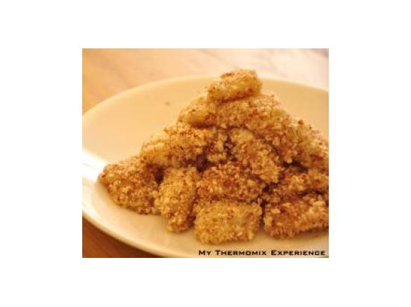 Steamed Mua Chee (Glutinous Rice Dollops with Peanut Sugar Crumbs)