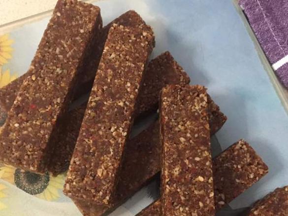 Taylor's Healthy Lunchbox Bliss Balls / Bars - gluten free, nut free, dairy free