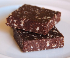 Raw Choc Chia Fudge Brownie (Paleo, Gluten / Egg / Dairy / Processed Sugar Free!)