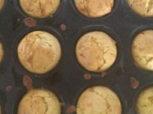 Leek, Carrot and Cheese Muffins 