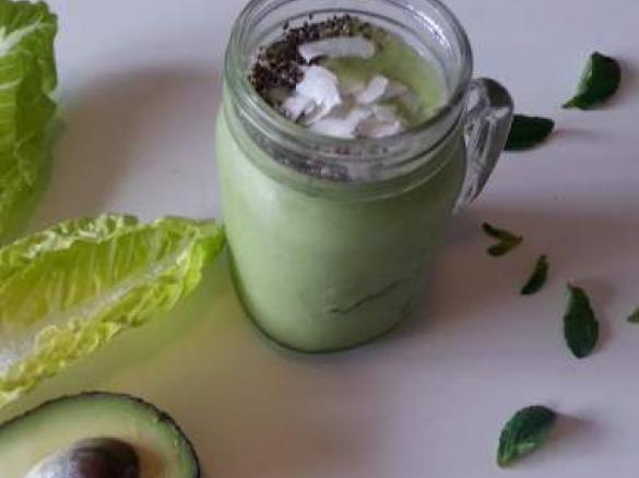 Salad in a glass green smoothie (paleo, vegan, dairy free)