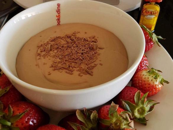 Nic's Chocolate and Flake Kahlua Fruit Dip