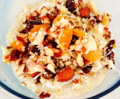 Breakfast Quinoa & Oat Porridge with CADAA  