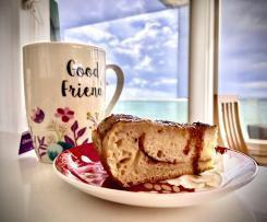 Easy gluten free slow cooked Cinnamon Bun