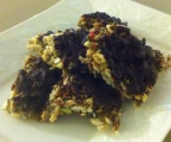 Sesame & Tahini puffed rice bars with dark chocolate.