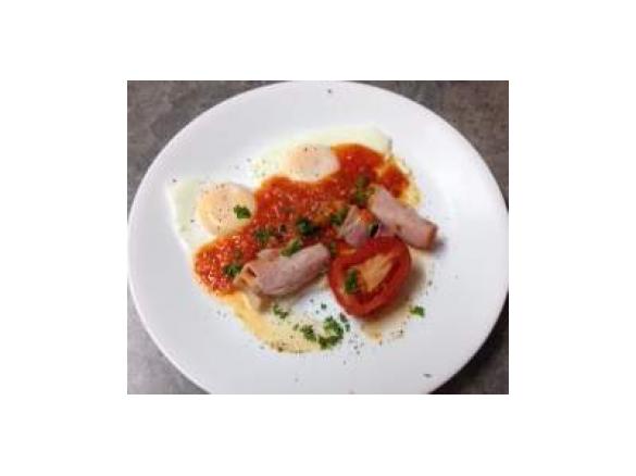 Varoma Bacon, Eggs and Tomatoes with Fresh Tomato Sauce