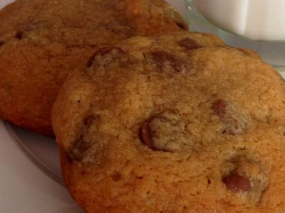 "Mrs Fields wanna be" Choc Chip cookies