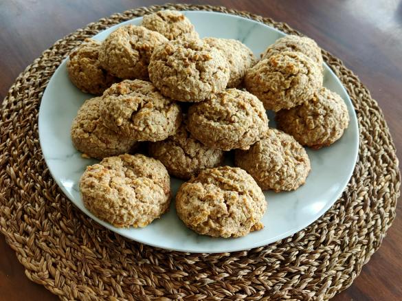 Apple Banana and Nut Cookies