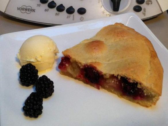 Nan's Blackberry and Apple Pie
