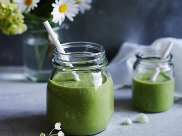 Coconut banana spinach smoothie