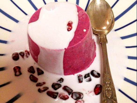 Raw Dragon fruit cashew cheesecake 