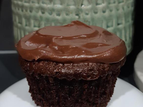 Moist & Light Chocolate Cupcakes with chocolate buttercream icing