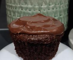 Moist & Light Chocolate Cupcakes with chocolate buttercream icing