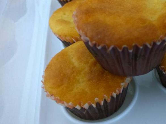 Lemon yoghurt cupcakes