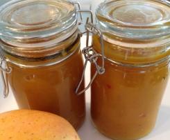 Fragrant Mango and Apple Chutney