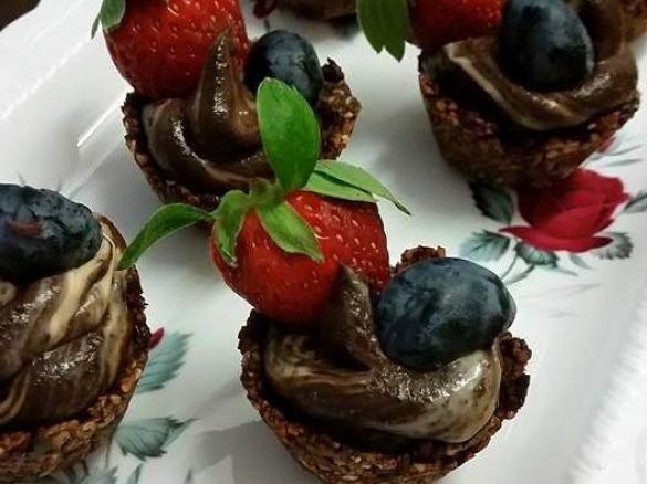 Primal/Paleo Chocolate Avocado Mousse Tarts