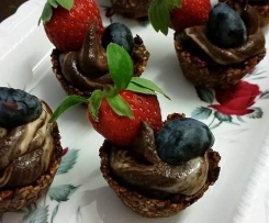 Primal/Paleo Chocolate Avocado Mousse Tarts
