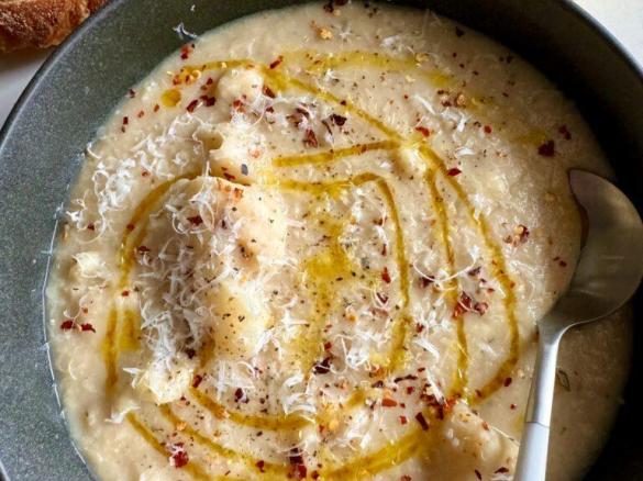 easy cauliflower white bean soup