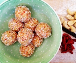 Coconut, Cashew & Goji Bliss Balls