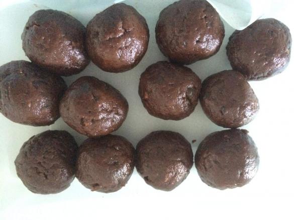 Raw Brownie Bites