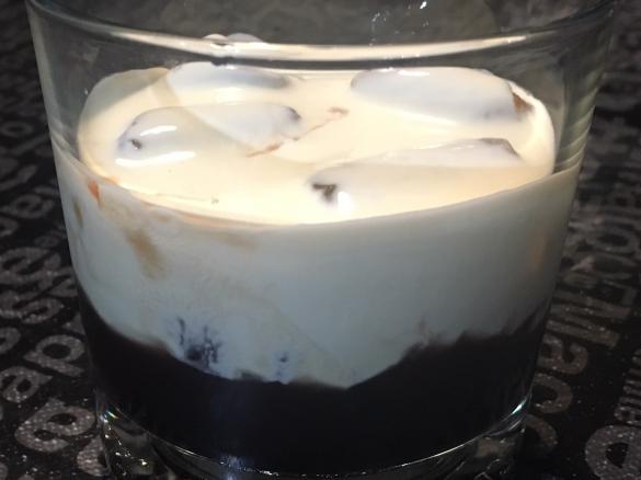 Chocolate liquer: chocolate alcoholic syrup