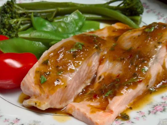 Salmon with Mango, Kiffer, Lemon sauce 