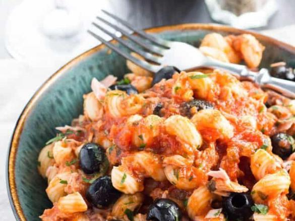 Variation Tomato,, Tuna and olive pasta sauce
