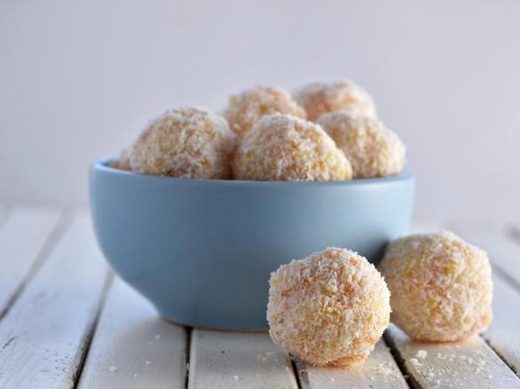 Yummy Apricot and Coconut Balls