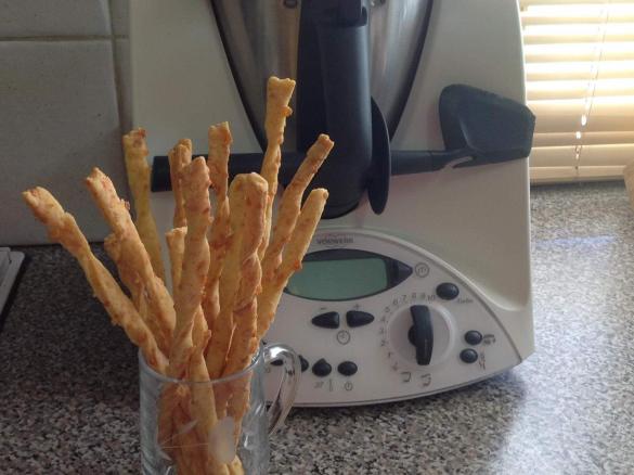 Aunty Al's Cheese Straws