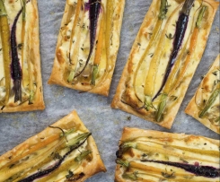 Petite carrot tartlets