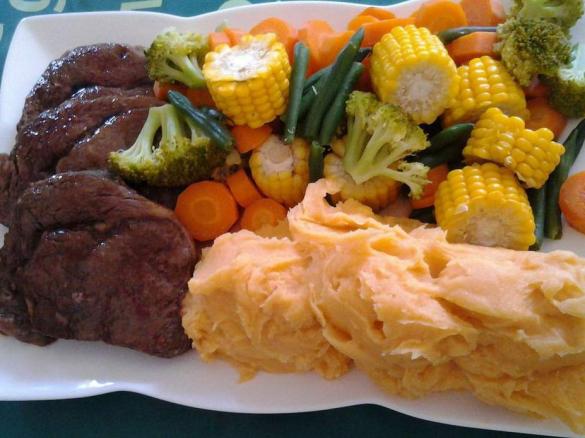 BBQ steak and veges 