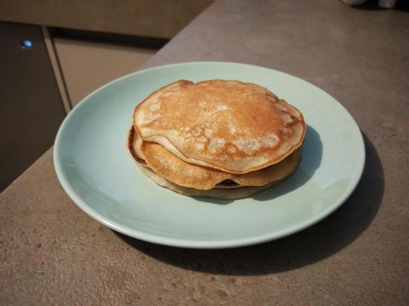 Vegan banana pancakes