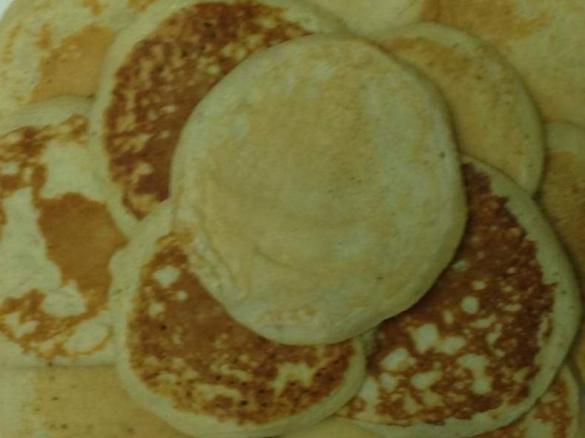 Banana pikelets 