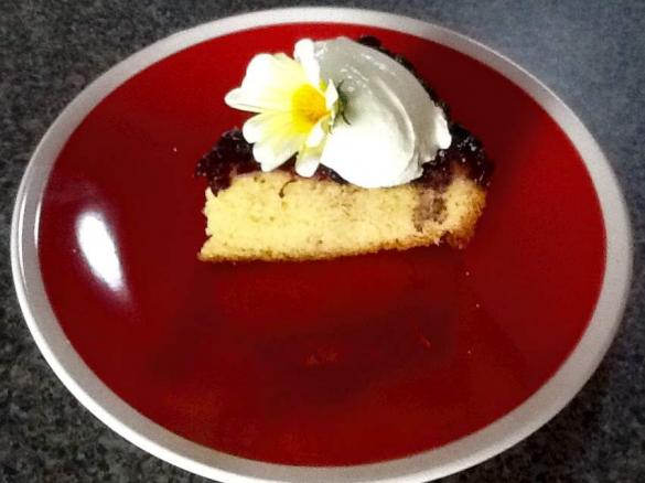 Upside down berry cake