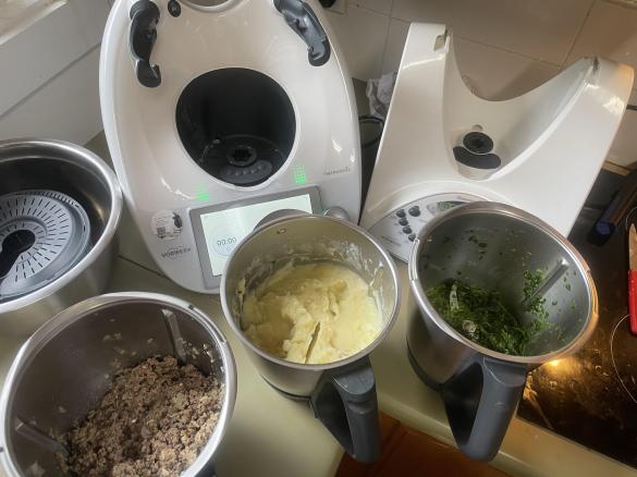 Favourite German mashpotato spinach cheese bake