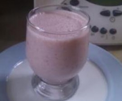 Strawberry banana low fat smoothie