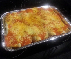 Chicken Enchiladas with tomato sauce