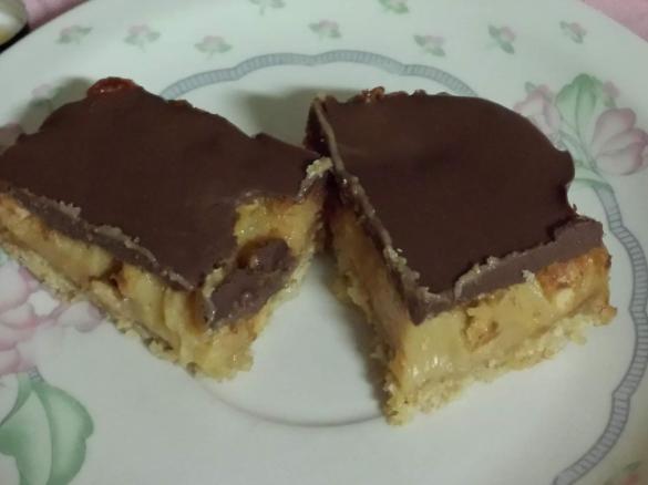 Hunters Clone of Salted Chocolate Caramel Slice with Peanuts (Gluten free)