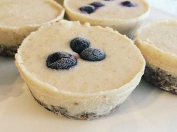 Mini Vegan Cashew 'Cheese'cakes