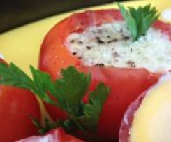 Steamed tomatoes with bacon and eggs