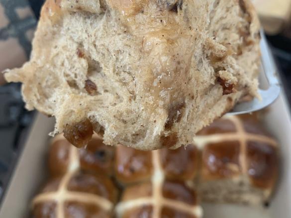 EASY AWESOME HOT CROSSED BUNS