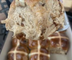 EASY AWESOME HOT CROSSED BUNS