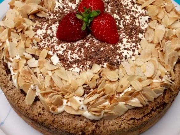 Chocolate, Prune and Almond Meringue Cake - ThermoFun