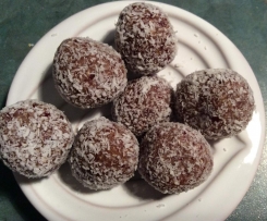 Vanilla cashew cranberry protein balls