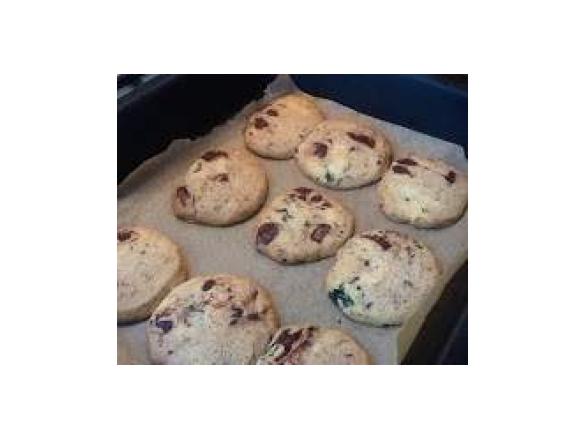 Fresh mint, dark chocolate and sea salt cookies, thanks to Jordan Rondel