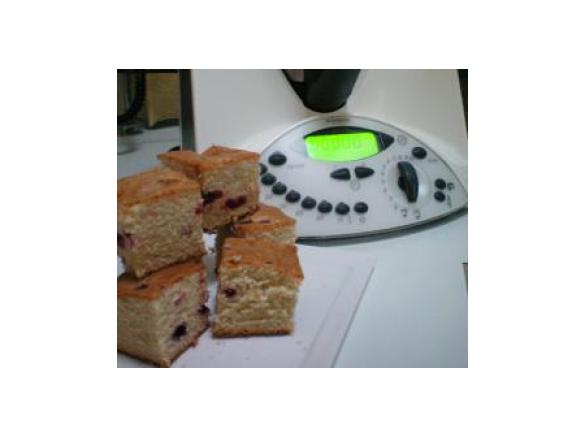 Olive Oil Raspberry Cake   (a Janelle Bloom recipe)