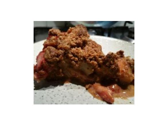 Rhubarb and Strawberry Cake with Crumble